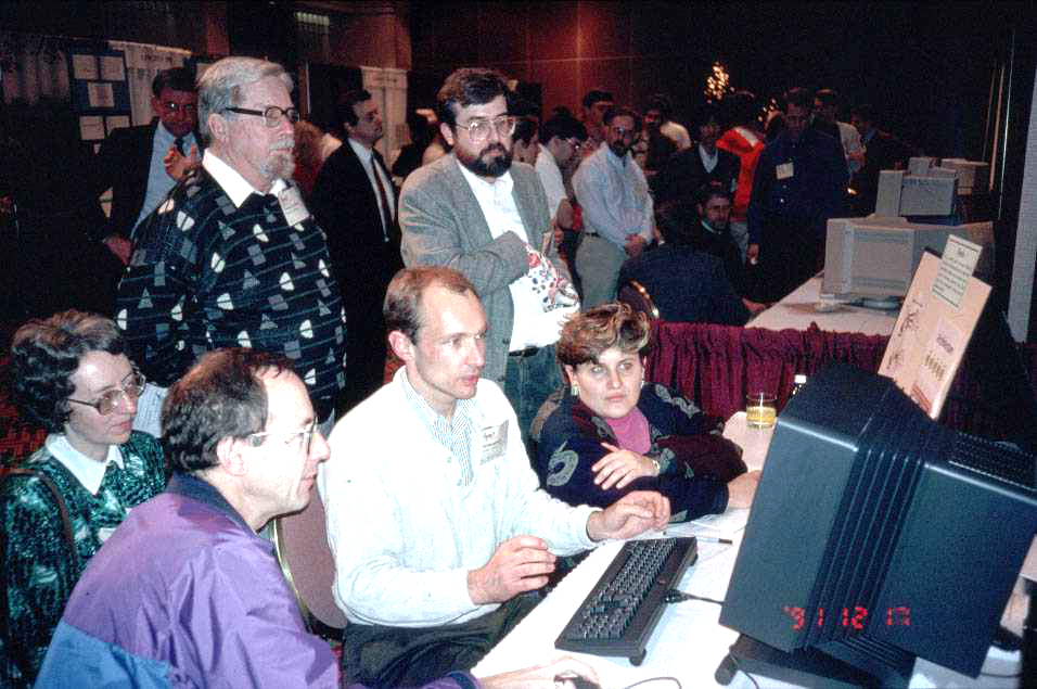 Tim Berners-Lee demonstrates the World Wide Web to delegates at the Hypertext 1991 conference in San Antonio, Texas [CERN-IT-9112021-01]